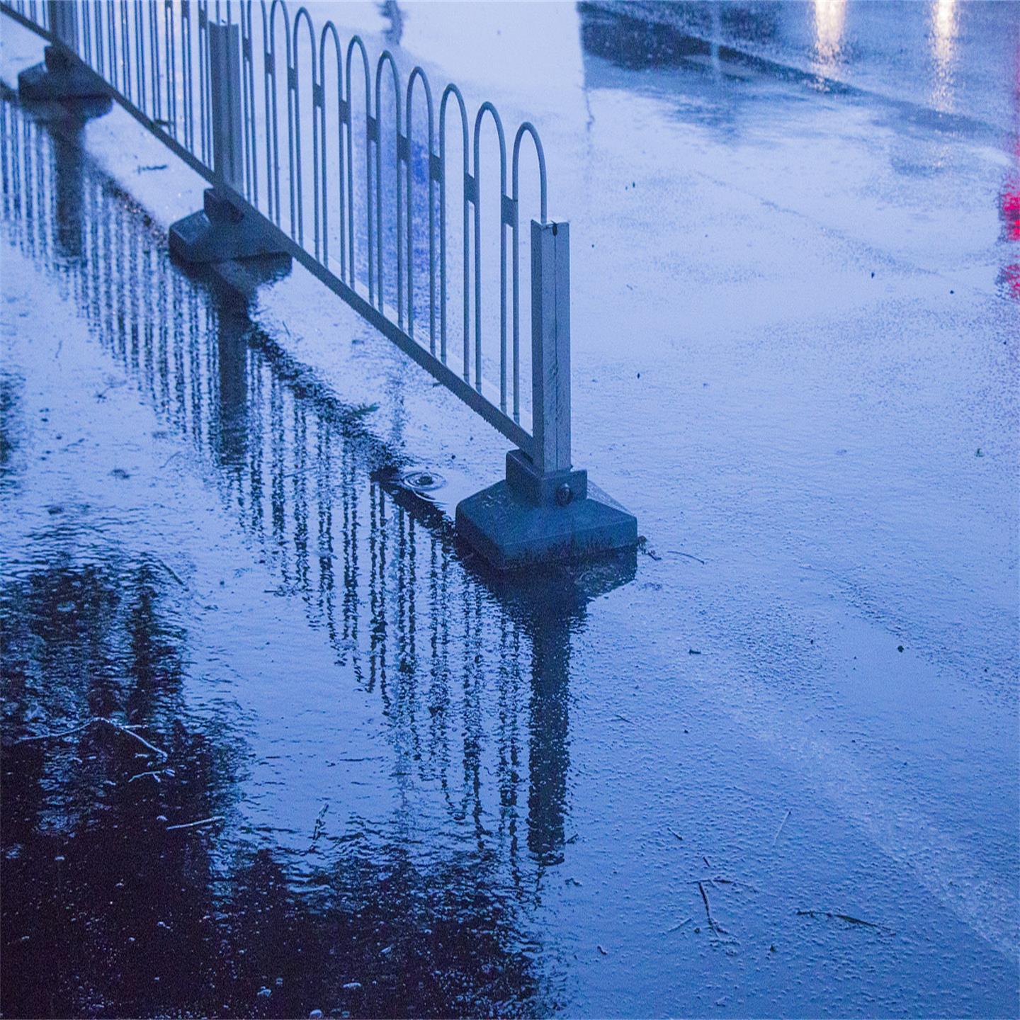 下雨声纯音乐帮助睡眠：白噪音催眠流水声，雨声渐缓