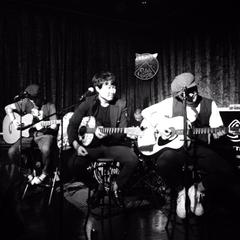 新学校废物合唱团《失控吉他谱》C调_旋律优雅如梦