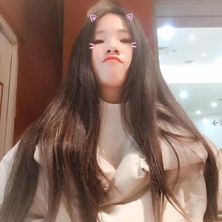 带着笑或是很沉默