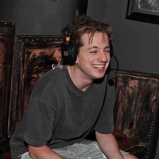 车轮碾过黄昏 音符在风里穿行