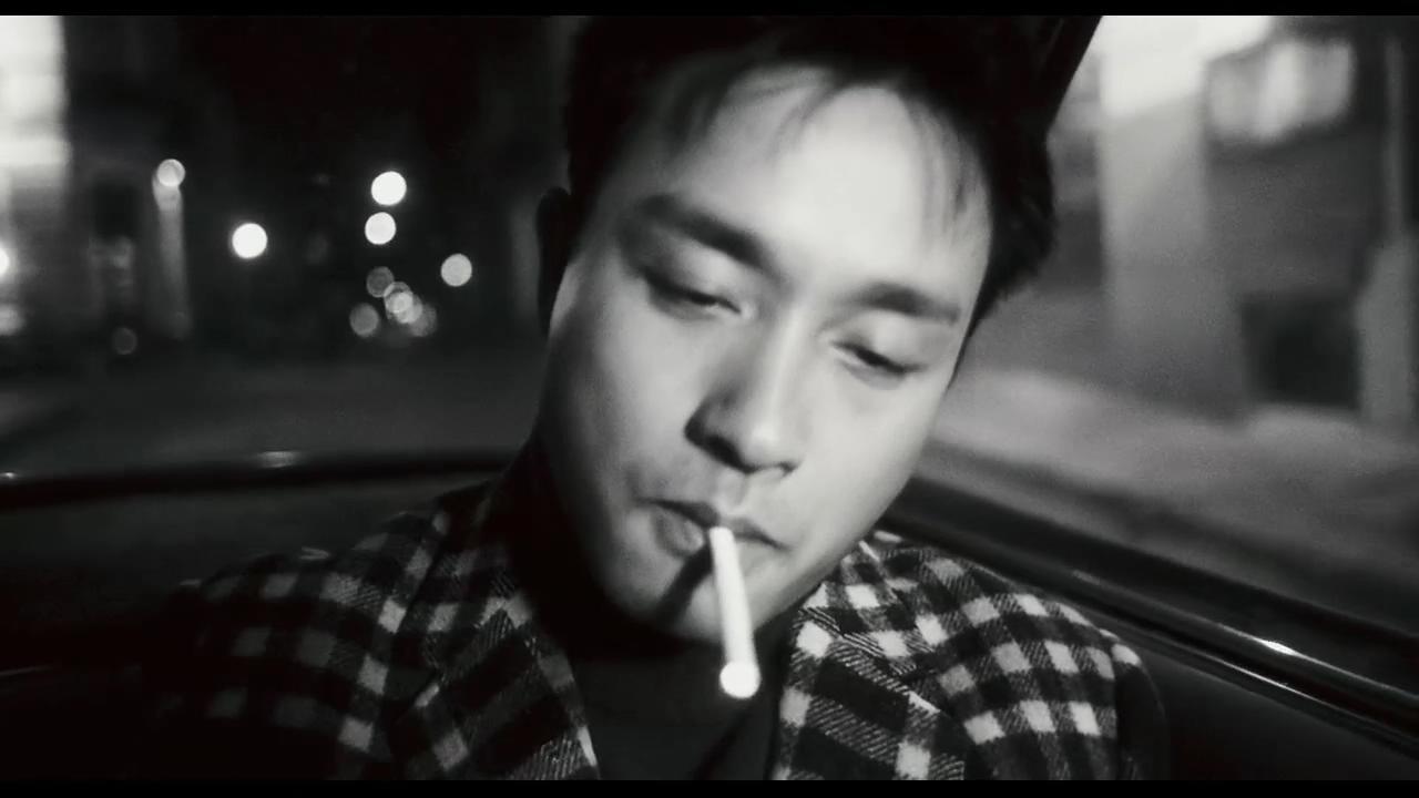 阅尽人间春色，丧失生活信心