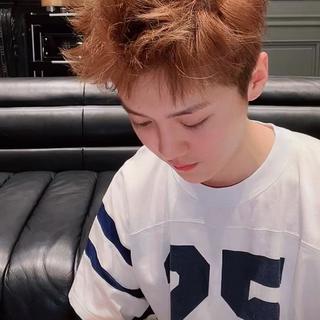 鹿晗跨年直播听的歌