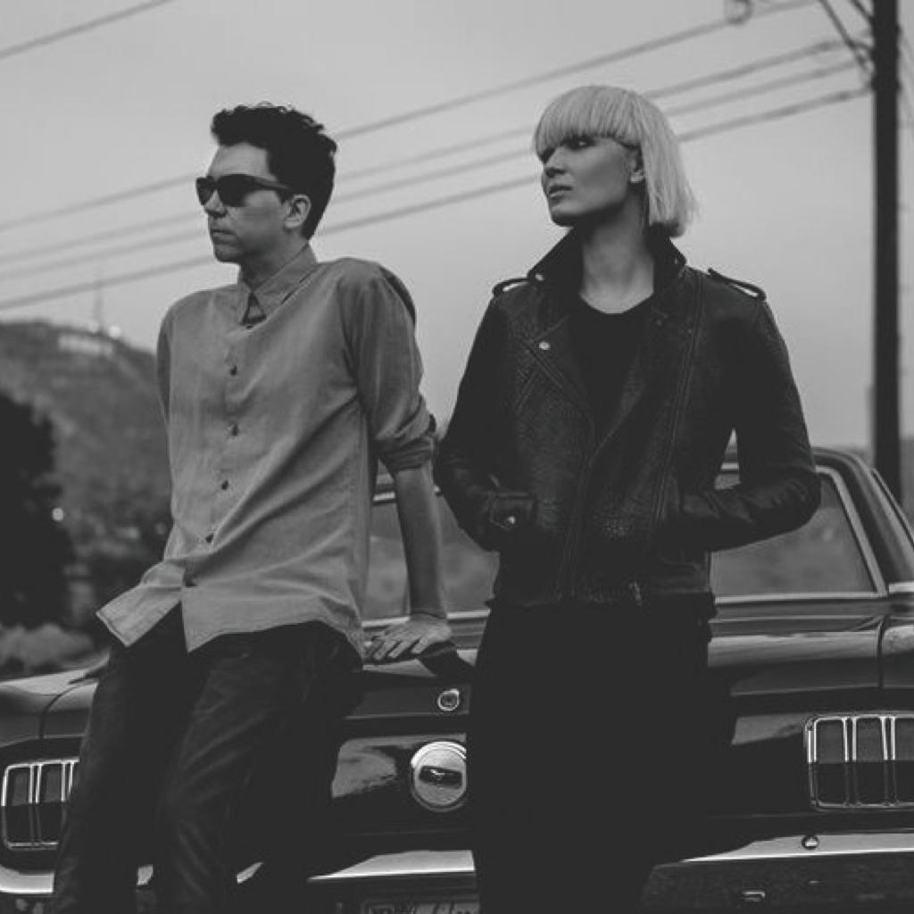 The Raveonettes: 棕发人