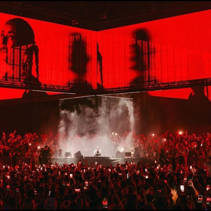 Hannah Laing - doof Liverpool