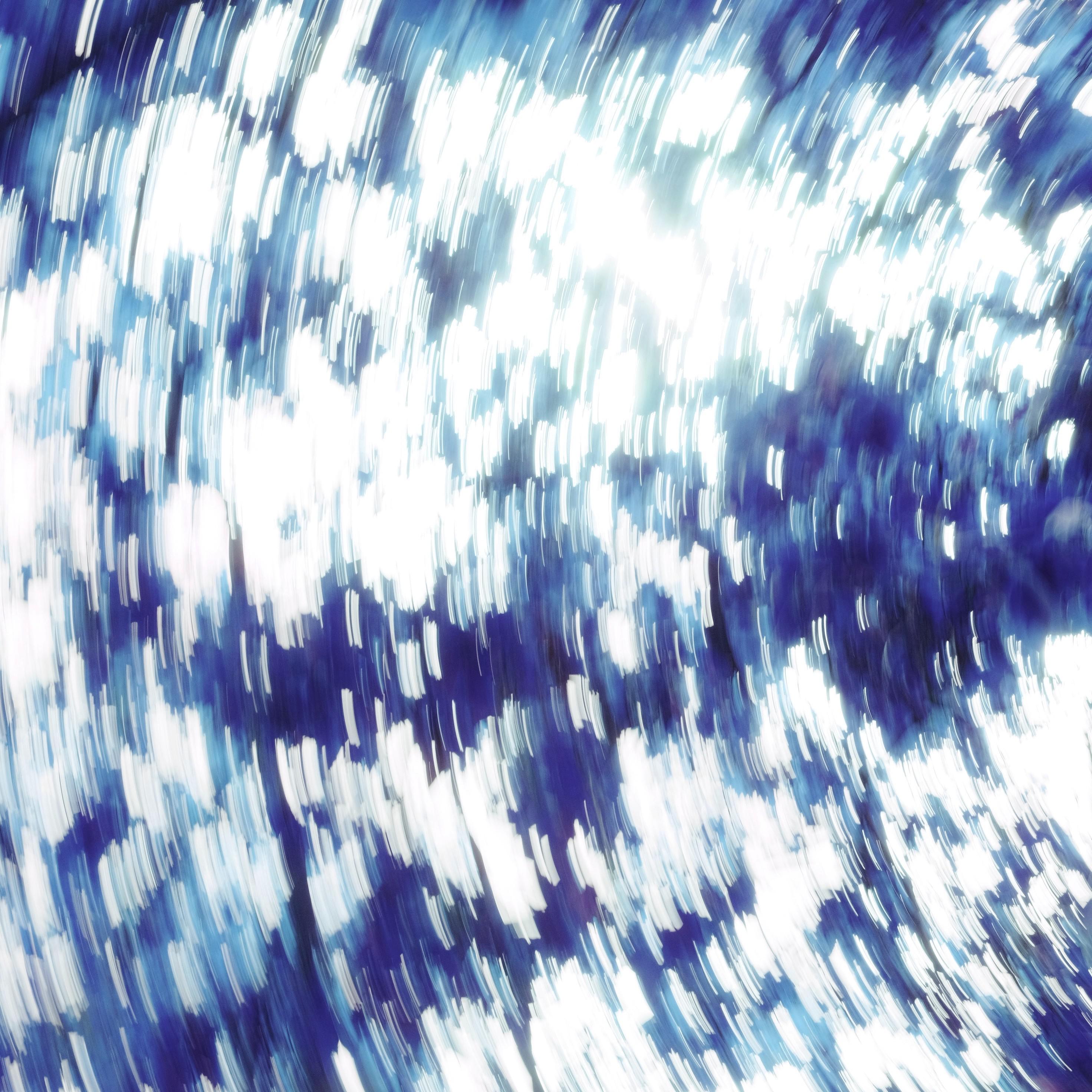 Moonshiver专辑