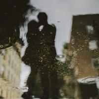 和你淋雨也浪漫