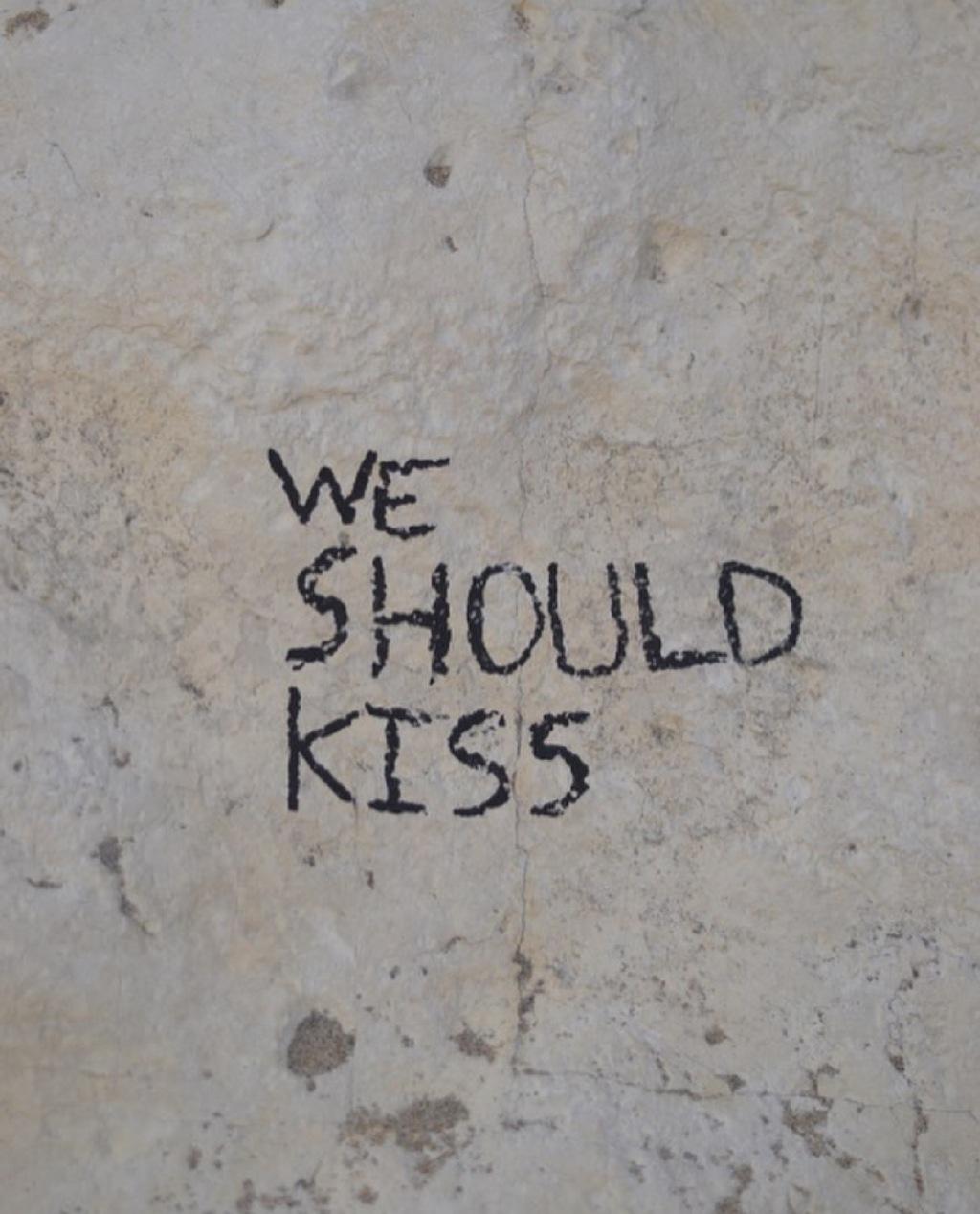 We Should Kiss专辑