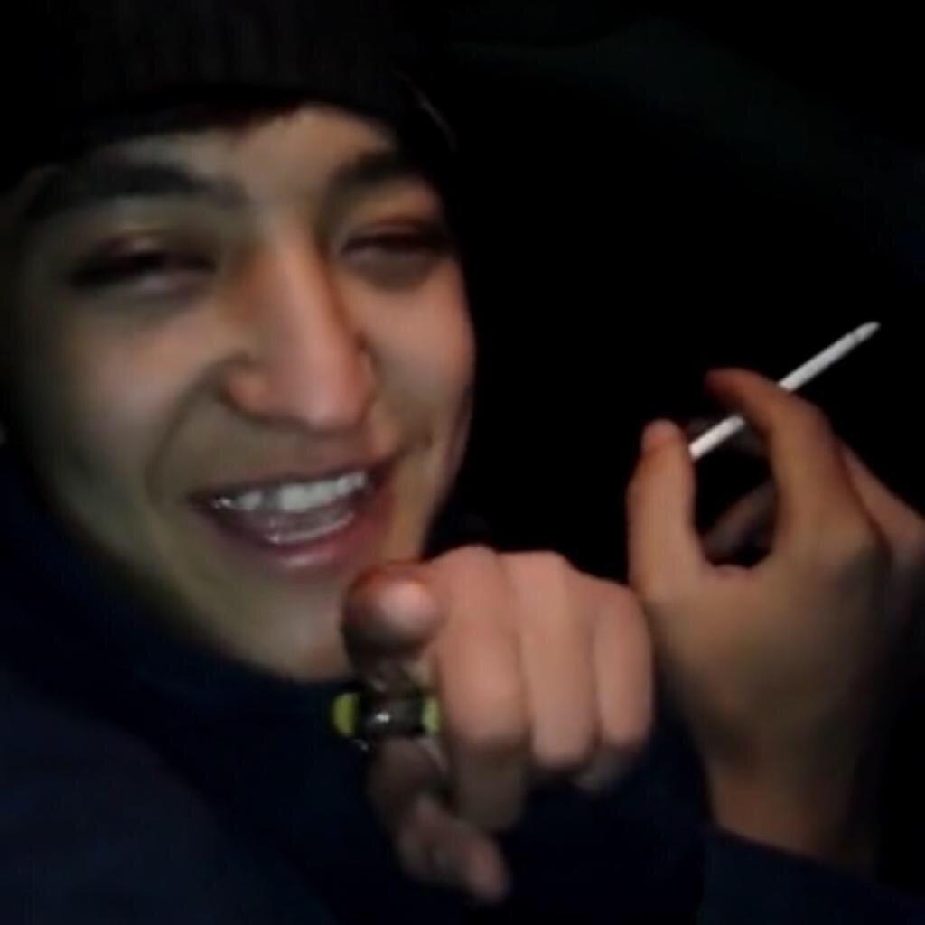 Когда тебя держат за дурака. Фарик назарбаев моя пацанка текст. Фарик назарбаев фото. Фарик назарбаев цитаты. Фарик назарбаев пацанка.