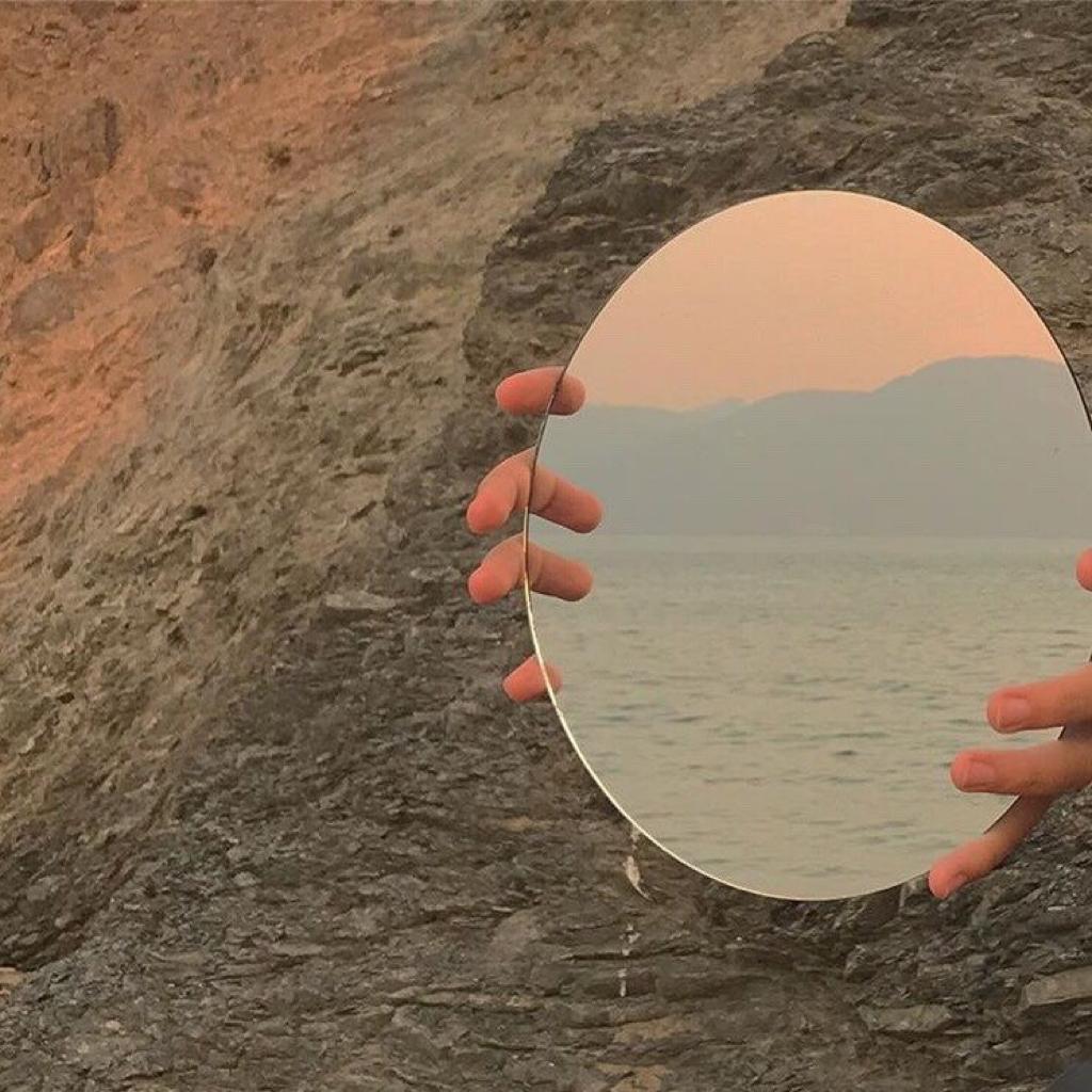 放 浪 形 骸