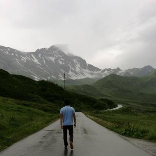 苦情歌是无法饮尽的那杯酒