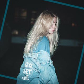 复习听电音好不啦Ծ‸Ծ