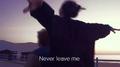 Never leave me专辑