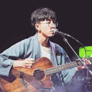 【民谣精选】总有一首让你在深夜里听哭
