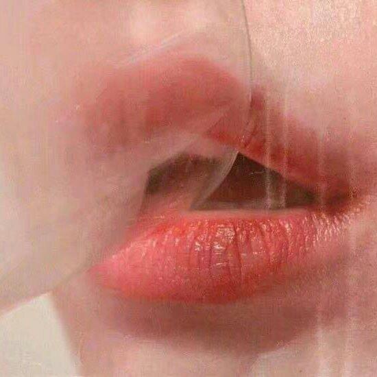 女友嗓 | 接个吻，开一枪