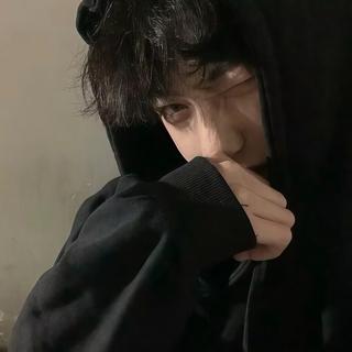 R&B 雨夜车窗：水珠滑落时的忧郁浪漫