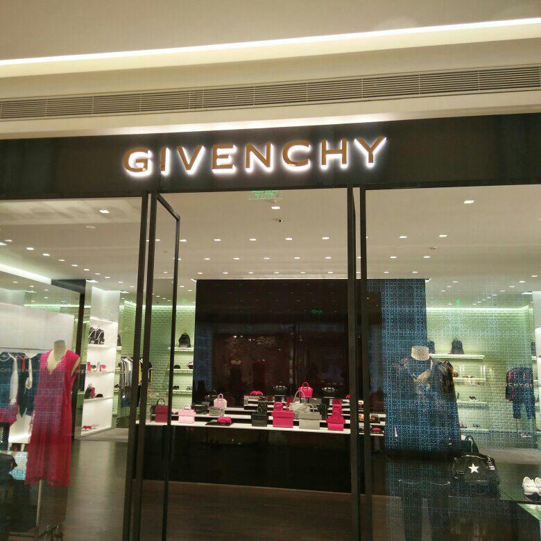 GIVENCHY纪梵希2020秋冬专柜