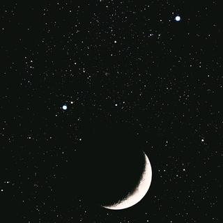 「低言絮语」星星会为你织一个月亮味的梦
