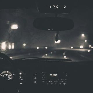 夜里带小姐姐回家车里放的歌