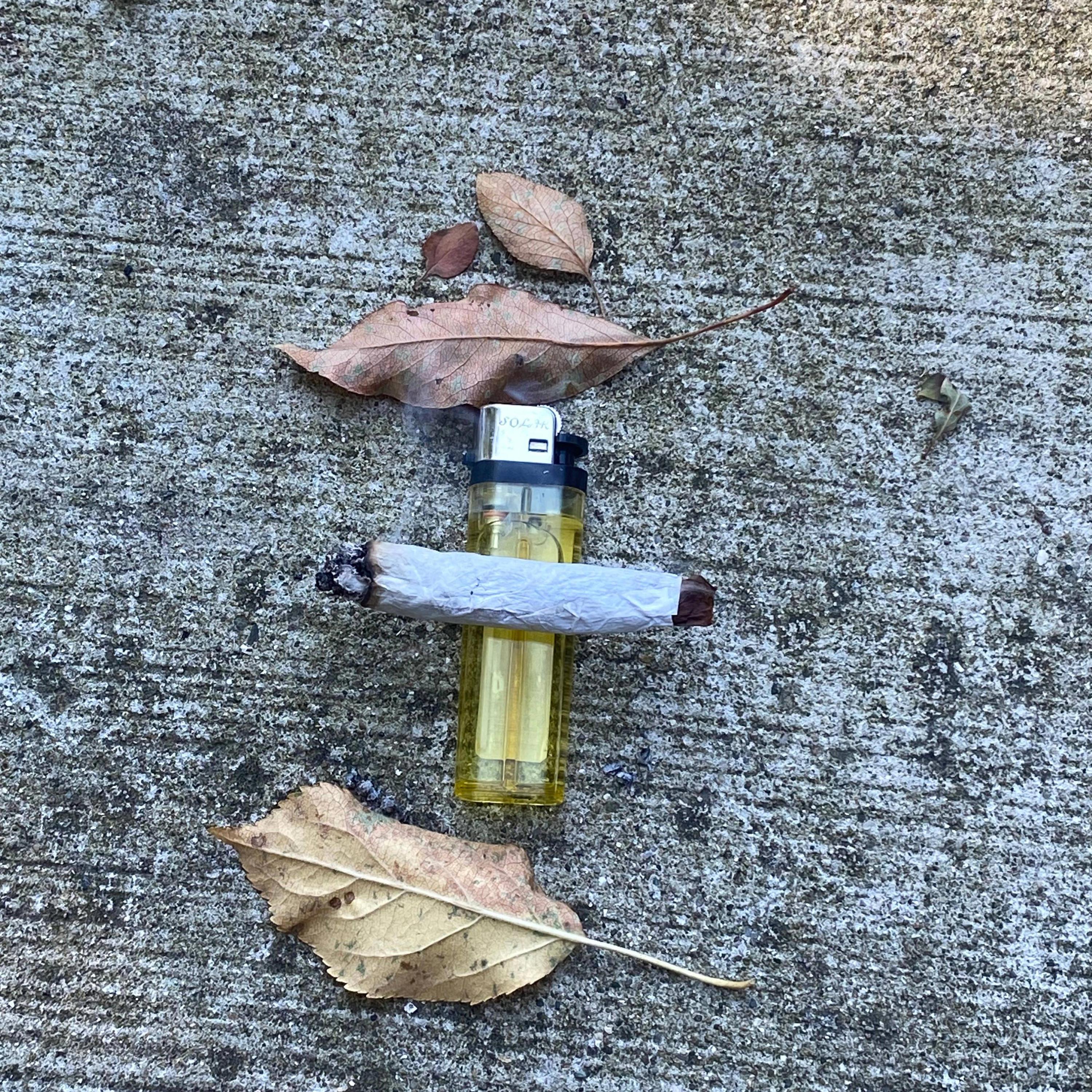 Smoking pain away (feat. Geekedboykese)