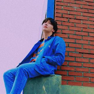 『韩语』独自一人抬头仰望蔚蓝的天空