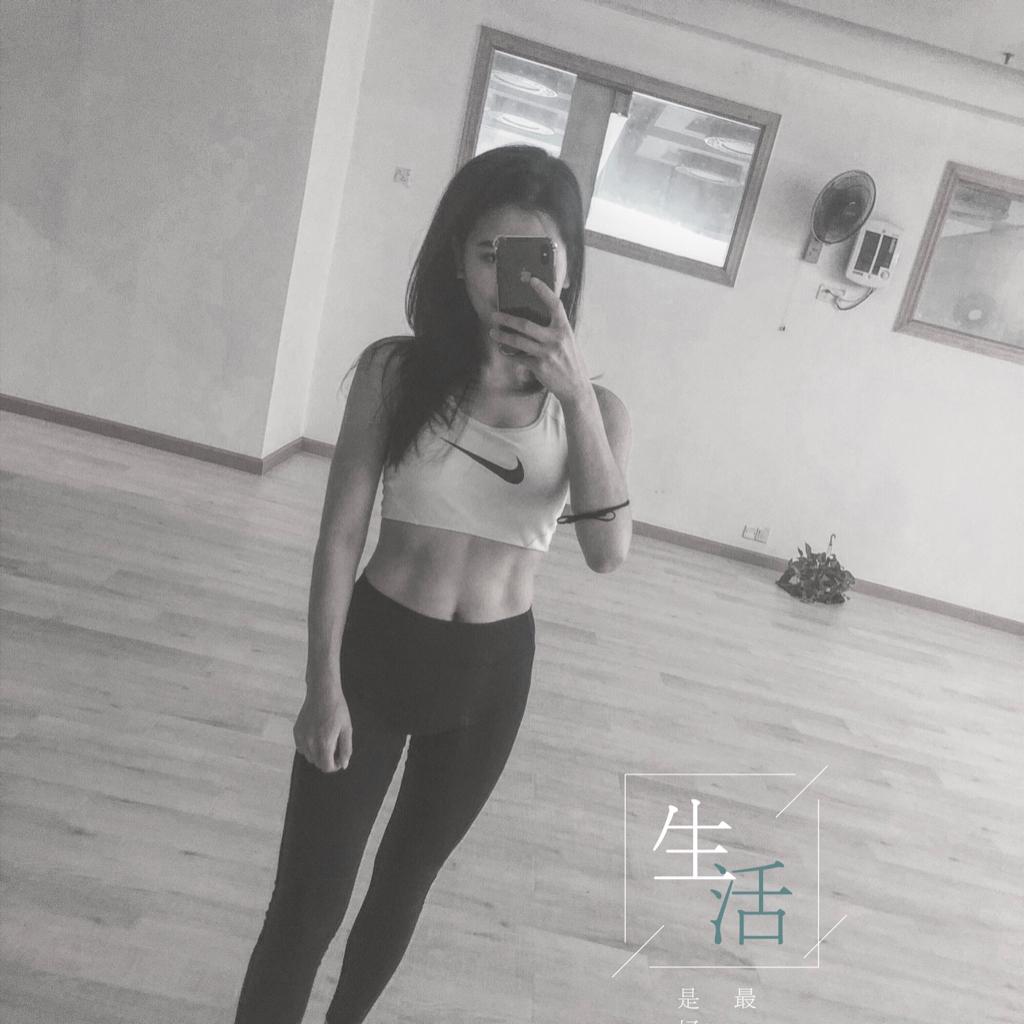 普拉提操课沙发动感音乐