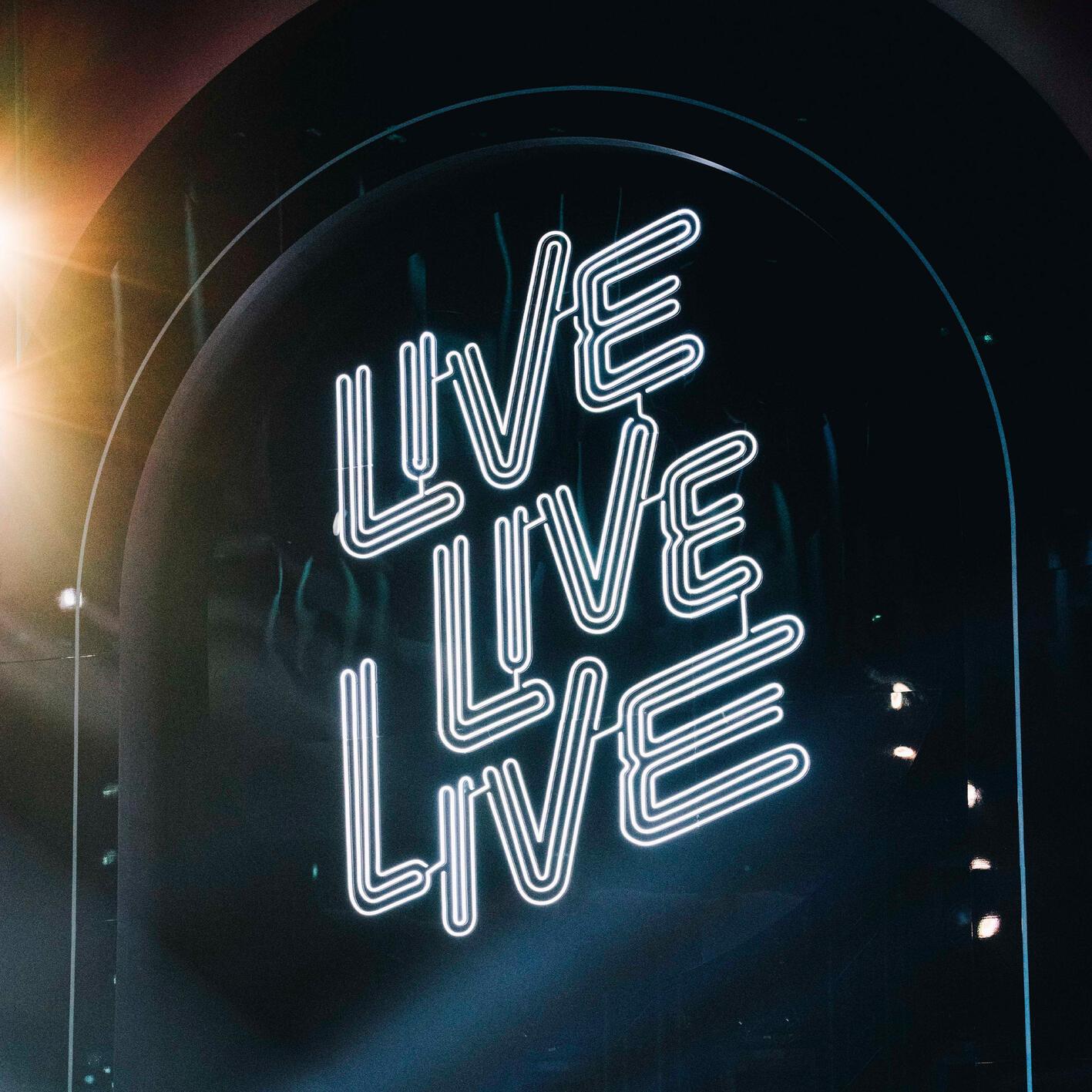 Je t' Adore uit Live Live Live