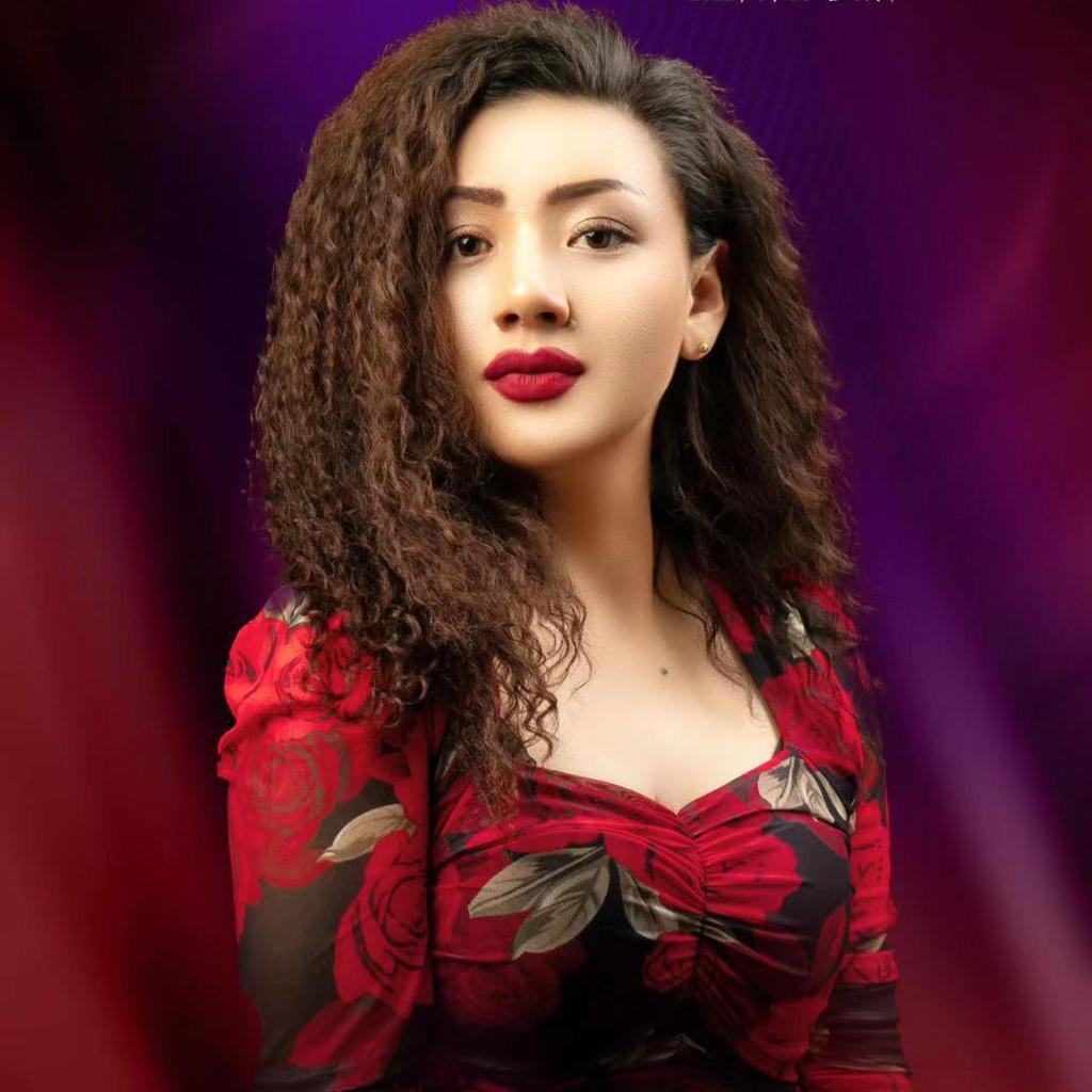 Aliya Mamut阿丽亚
