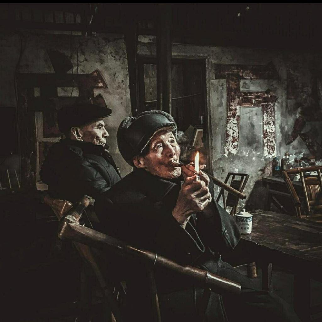 愿你永远听不懂民谣喝不惯烈酒