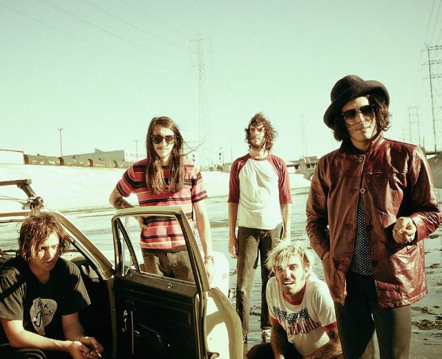 The Growlers muxiv net