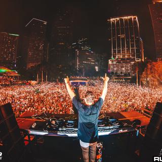 嗨炸，一小时长电音