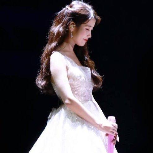 IU Live 李知恩 现场 ♥