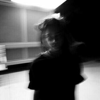 「后摇」梦 境 崩 塌 嘶 身 妠 喊