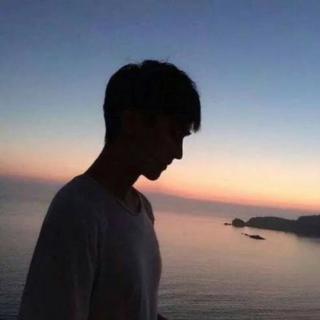 『天很蓝 找一个风大的地方把我忘了吧』
