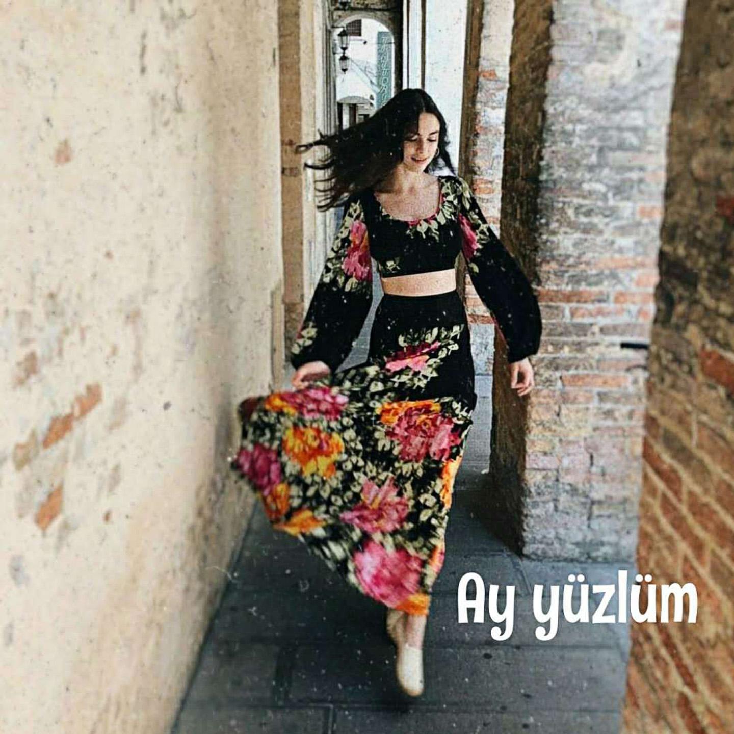 Ay yüzlüm