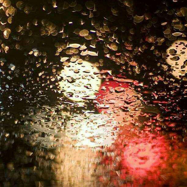 【雨为背景的纯音乐】静听雨声潺潺