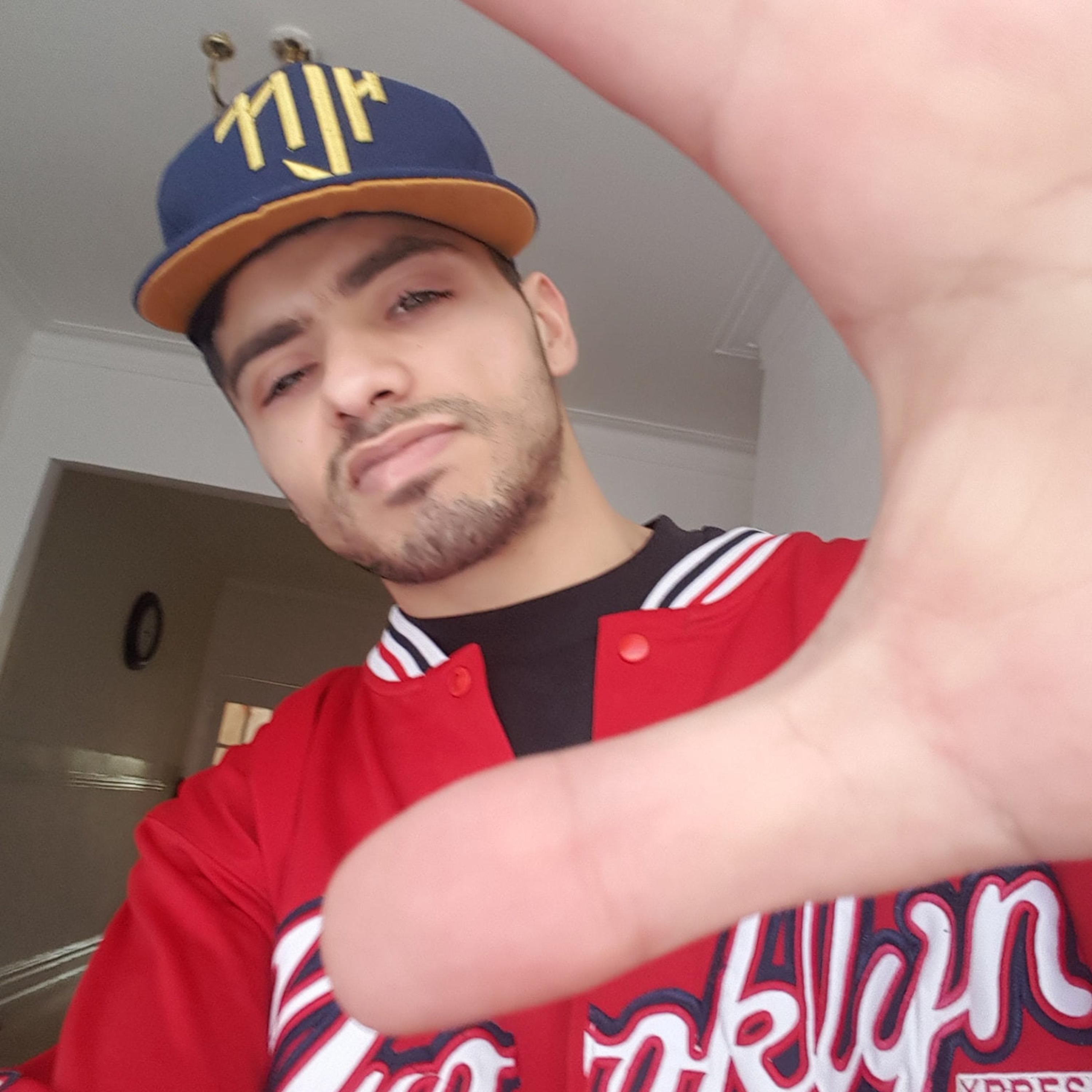 HUSTLER (feat. GIPSY CARTEL)