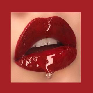 用 舌 尖 收 集 你 身 上 的 痣