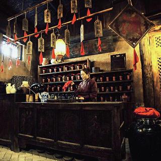 【民谣里】酒铺已招满人，客官可否对饮一杯