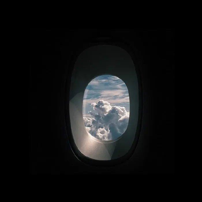 静心治愈有点伤感的纯音乐