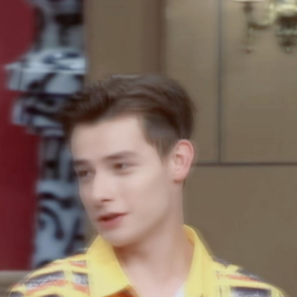 非正式会谈里的宝藏男孩
