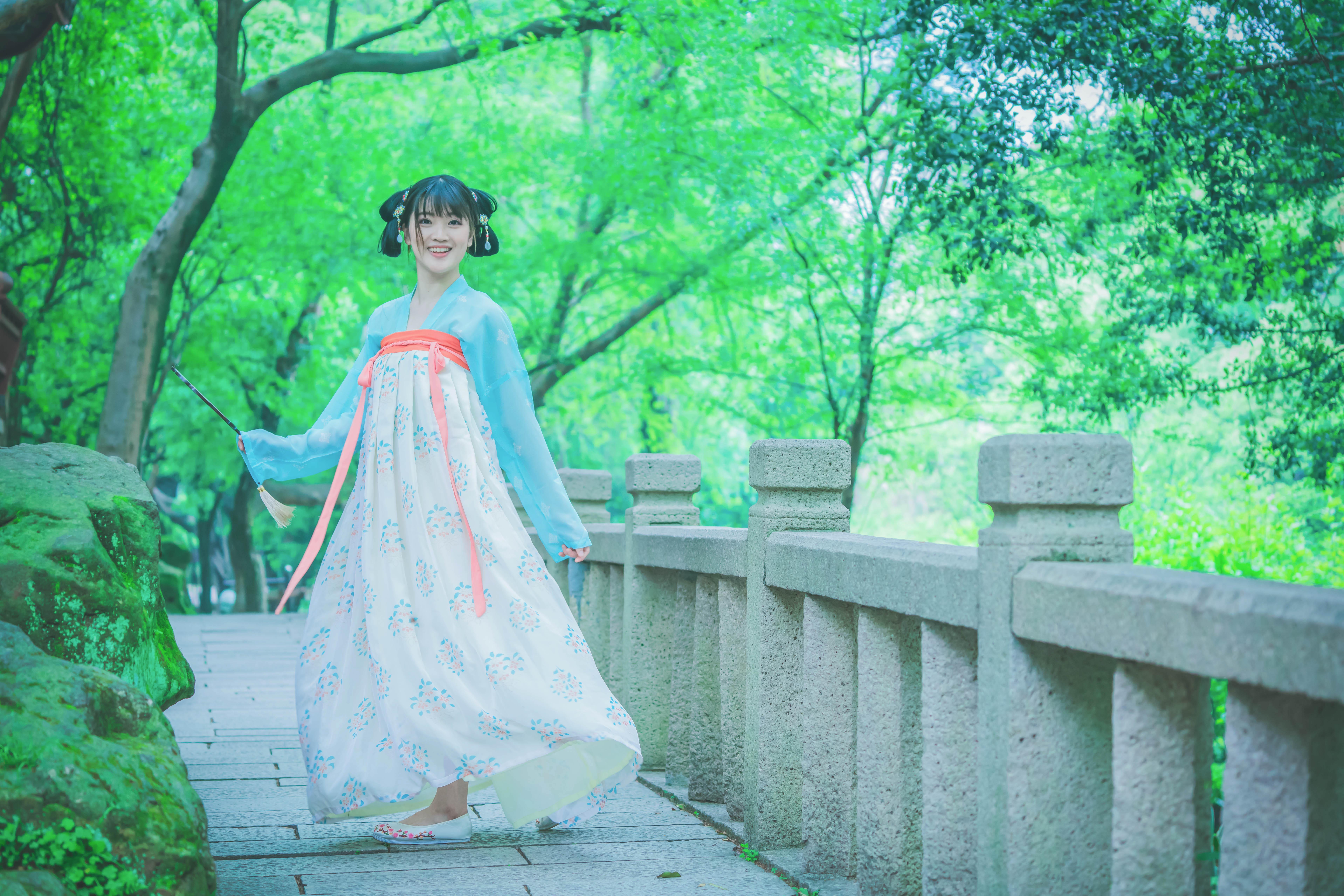 【古筝】陌上寸草（闪光少女插曲）（翻自 贾盛强）