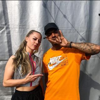 「说唱」对着你说情歌。