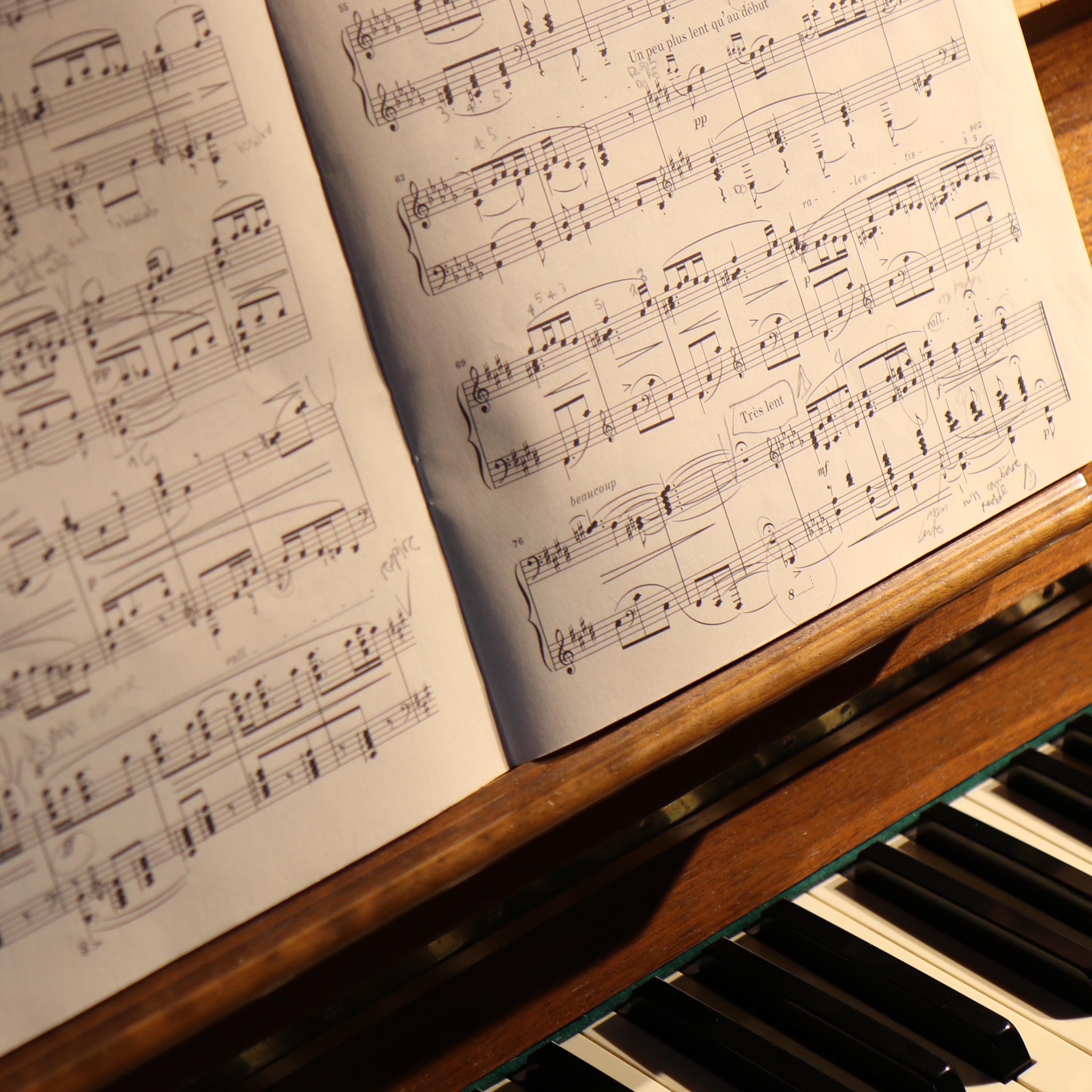 Easy Piano Infinite World