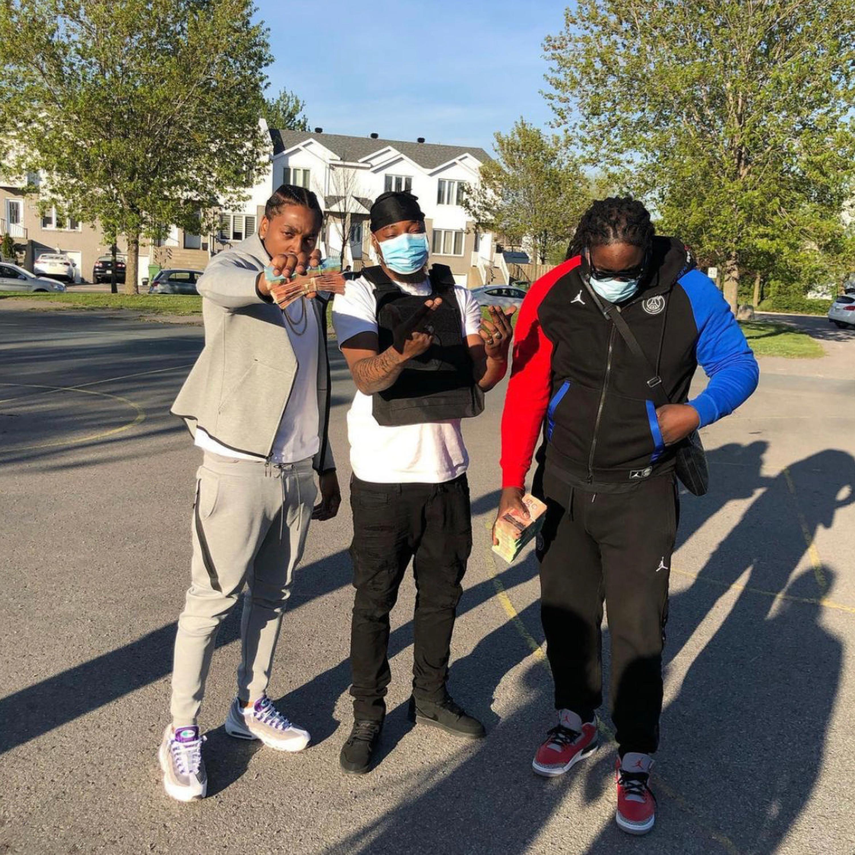 Invasions (feat. Mobb)