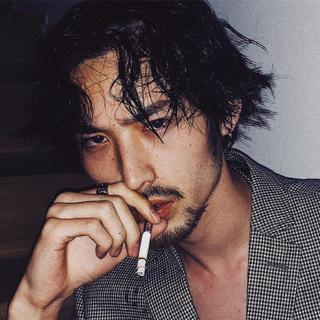 夜晚的枕头都是眼泪