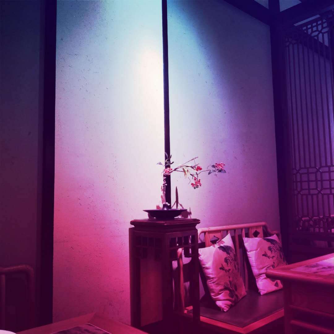 绿 茶 餐 厅