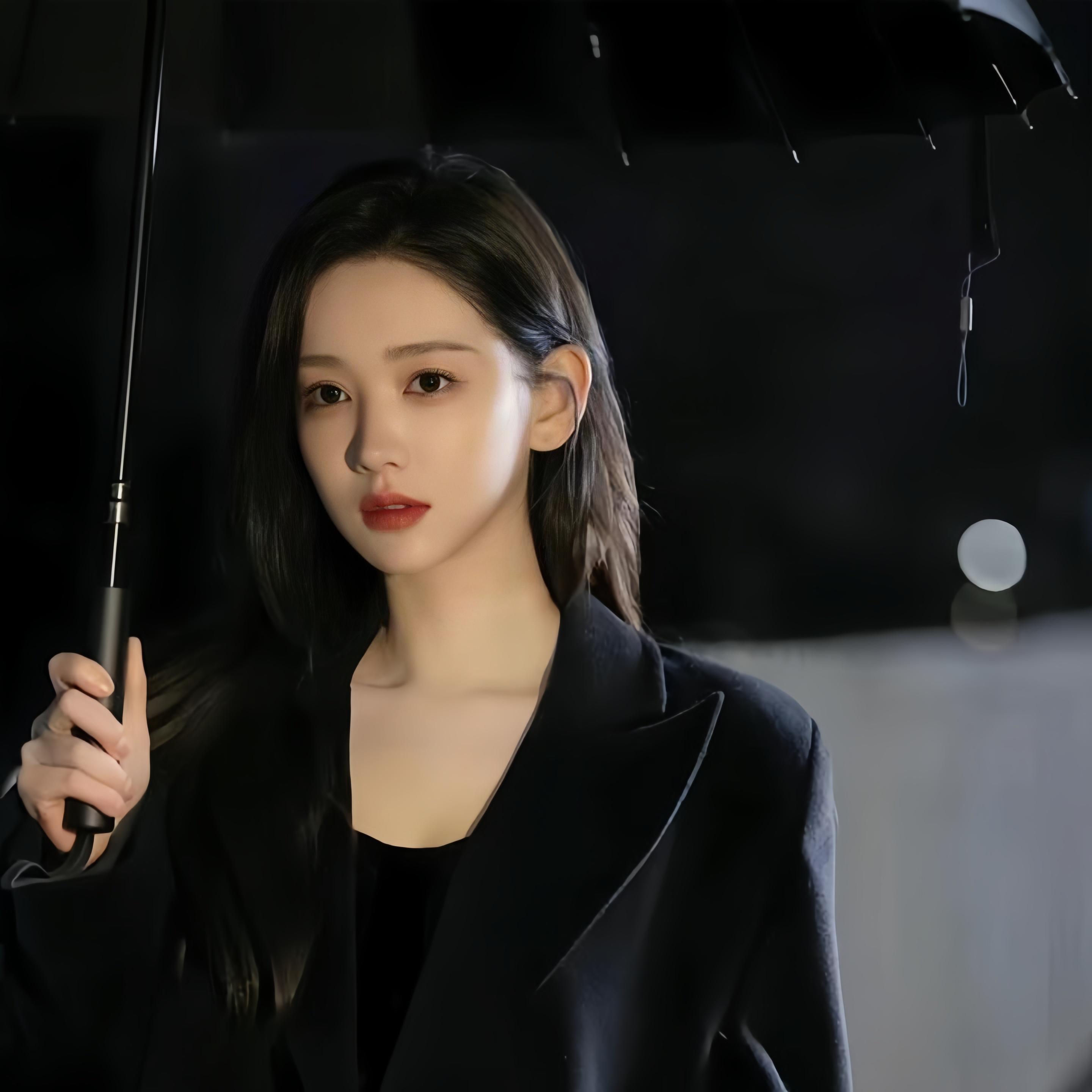 水花只能开在雨天