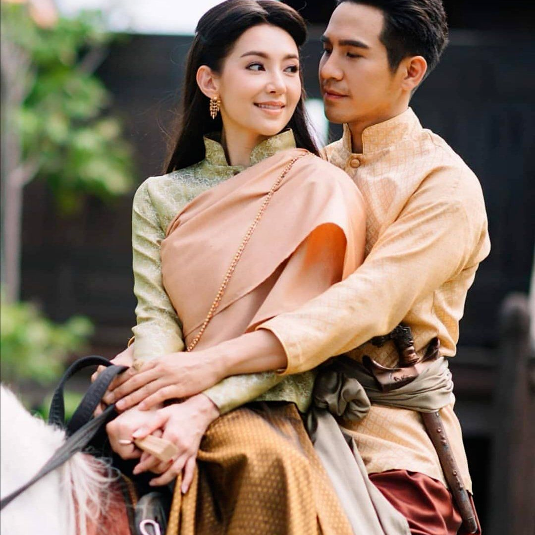 รอเธอ（等待）