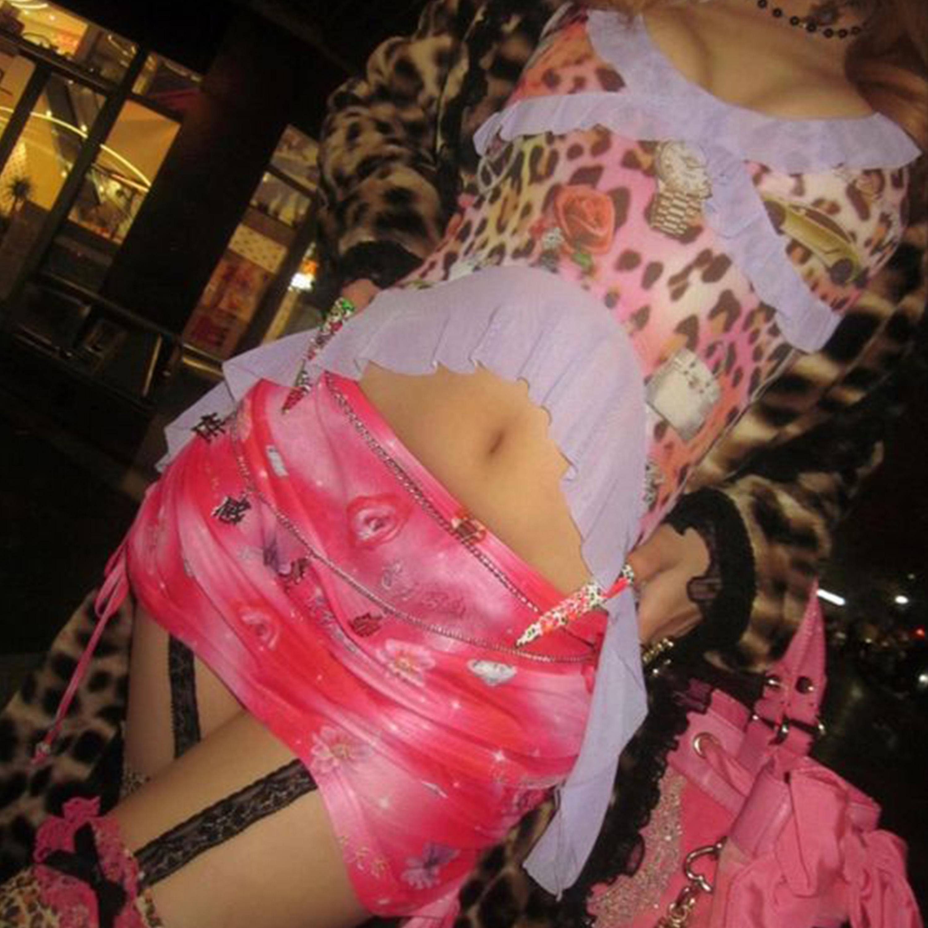 going down (feat. 6arelyhuman)