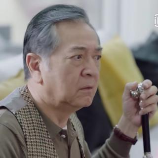 爷爷老咯 只能无聊听歌咯